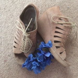 Tan Wedges