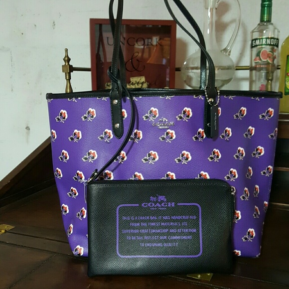 Coach AUTHENTIC  Reversible Bramble Rose! NWT!