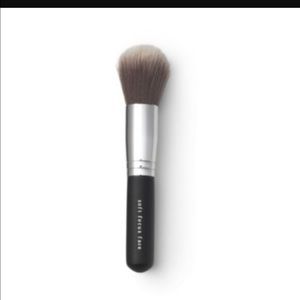 BareMinerals soft focus full finish brush