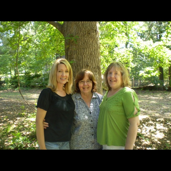 Meet your Posher, Carolyn - Picture 1 of 1