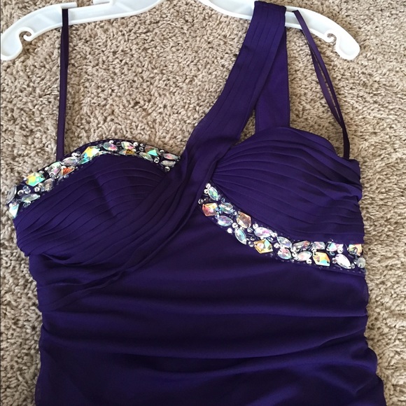 💜Gown - Picture 3 of 4