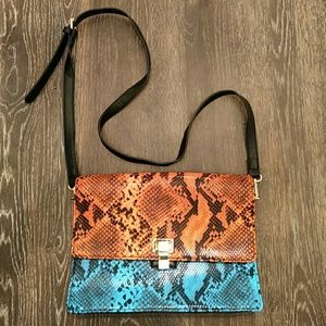 ✨DONATING SOON✨ Vibrant Animal Print Purse