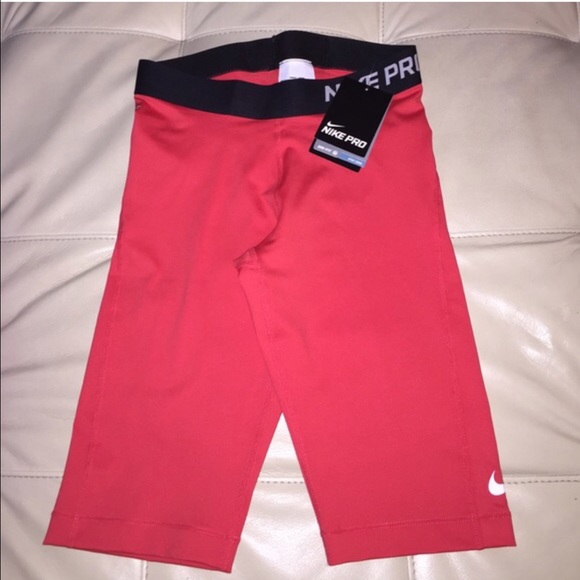 NIKE  Pro