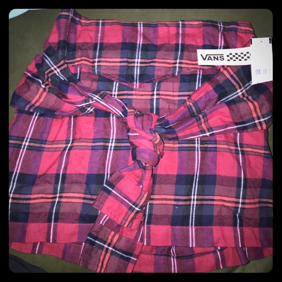 High wasted VANS skirt. Never worn. Tags still on