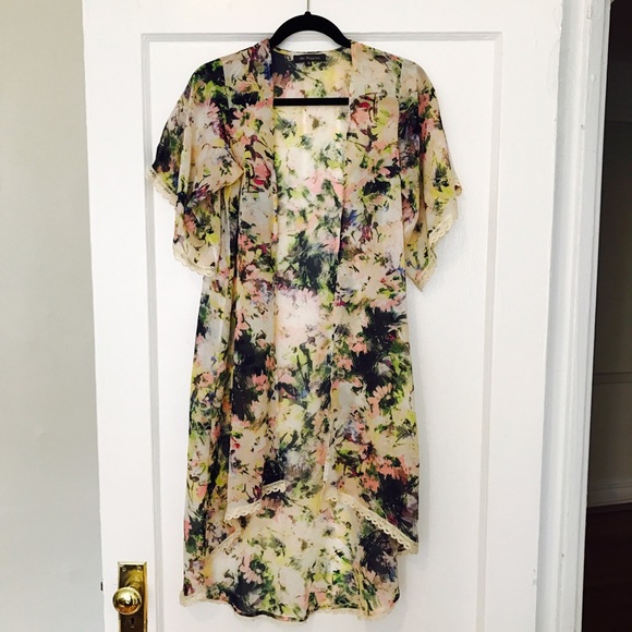 SOLD Floral Kimono with Lace Size S