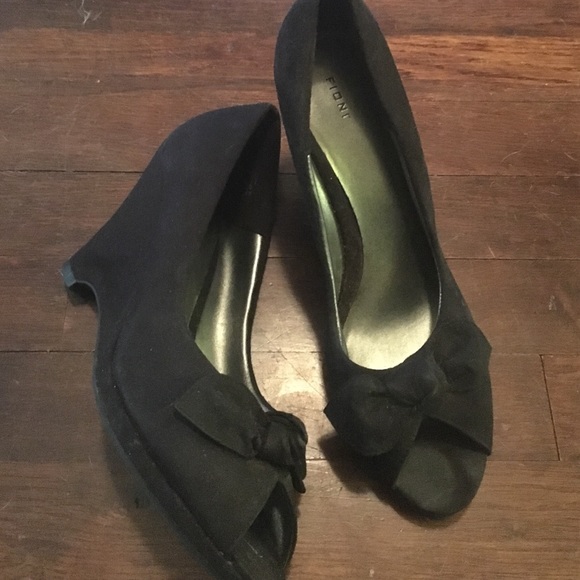 Peep toe wedges