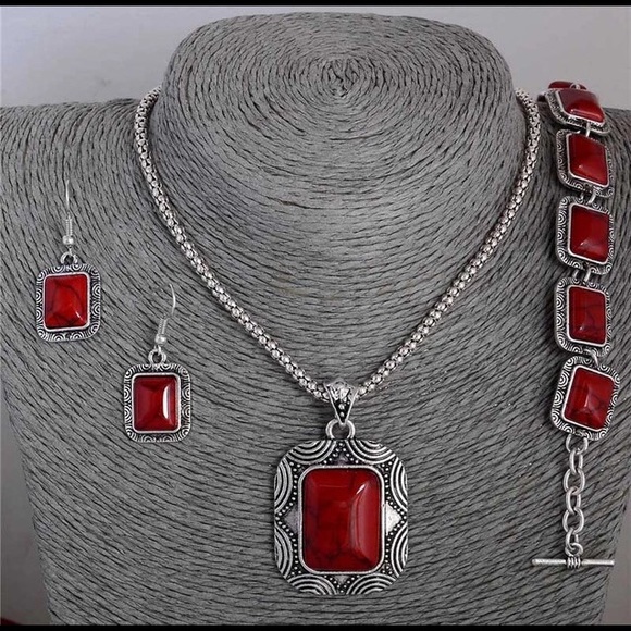 Beautiful 4pc Red Turquoise jewelry set