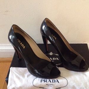 Classic Prada patent leather pump