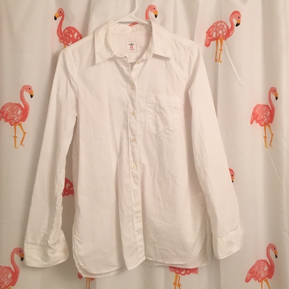 White boyfriend shirt (GAP)