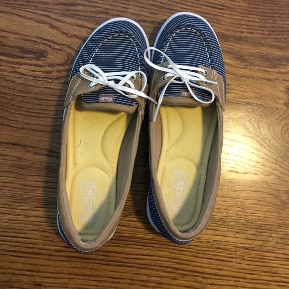 Women's size 7 keds
