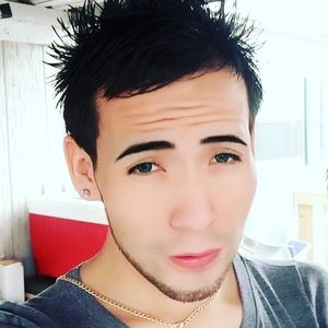 Meet your Posher, Inaky