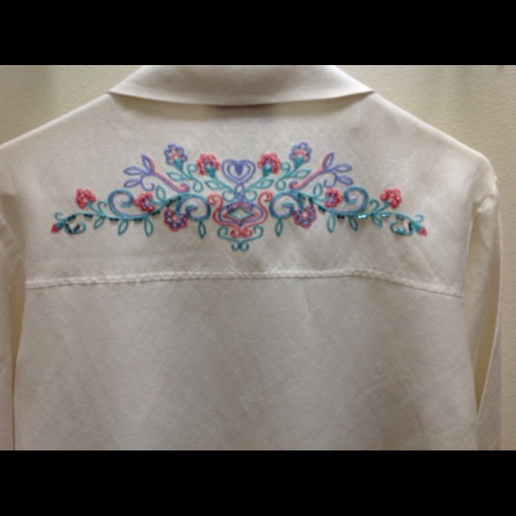 Susan Graver size M embellished linen blend shirt