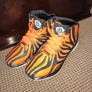 Chicago's Finest Derek Rose Basketball Sneakers