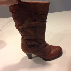 Cognac boots