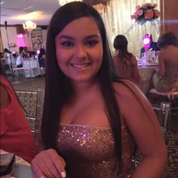Meet your Posher, Valentina - Picture 1 of 1