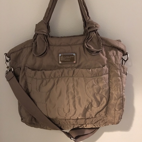 Marc Jacobs Eliz-a-baby diaper bag (taupe)