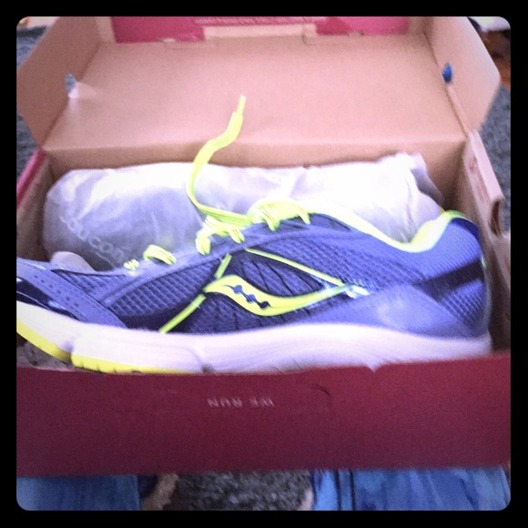 Brand New Saucony running shoes. Size 7 1/2.