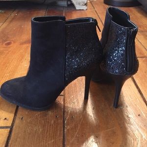Black booties with glitter size 8