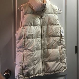Brand new old navy puffer vest