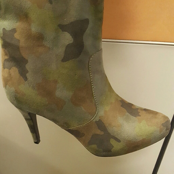 Tall Boot - Picture 2 of 4