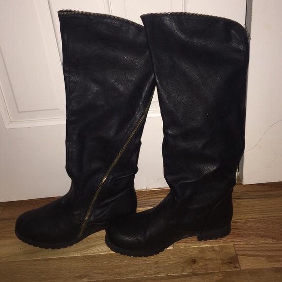 Black riding boots