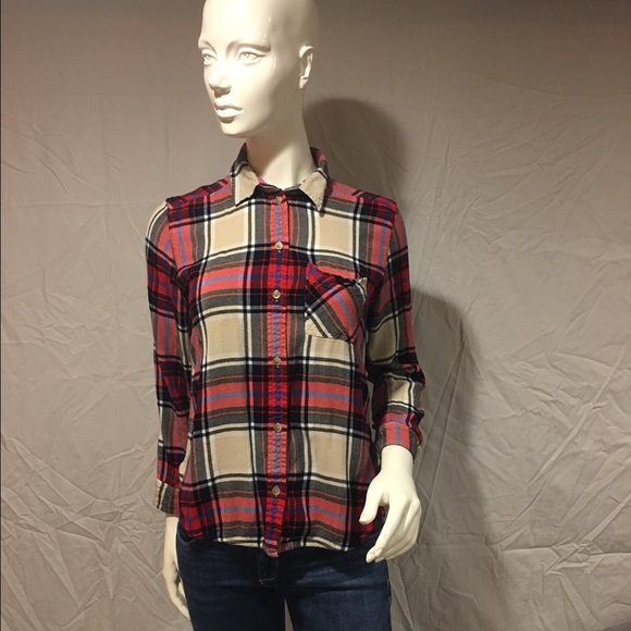 American Eagle Outfitters Tops - Plaid flannel shirt