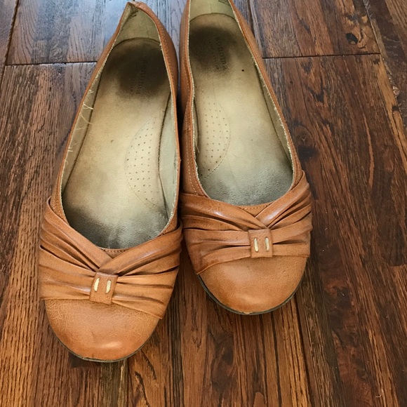 Good condition nude flats - Picture 1 of 2