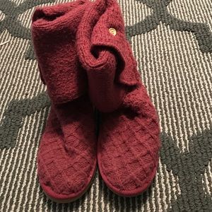 Maroon knit uggs