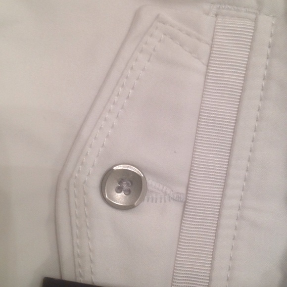 Cute White Skort - Picture 3 of 3
