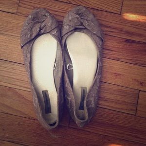 Lace flats