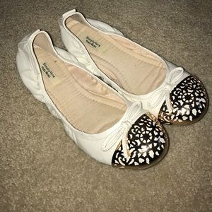 Vera Wang Metallic Flats