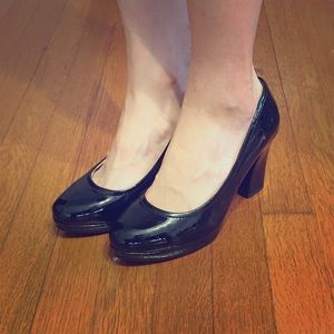black patent pump, almost new, weared once