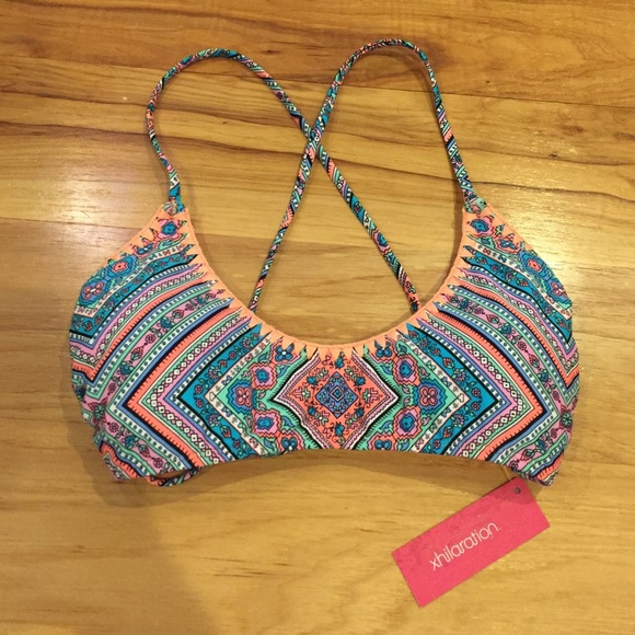 Size M Xhilaration Swim Suit Top