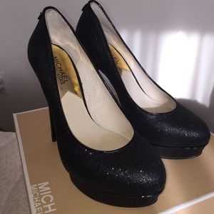 Michael Kors, Gideon Pump. Black glitter, leather
