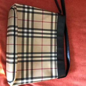 Burberry purse