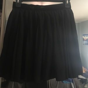 H&M ruffled skirt