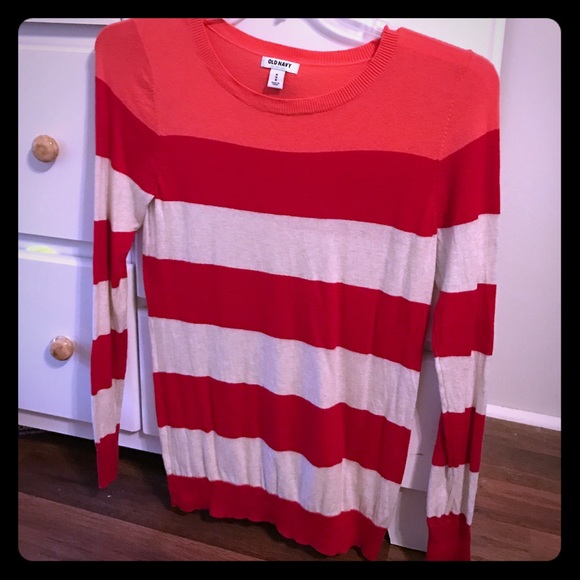 Old navy sweater