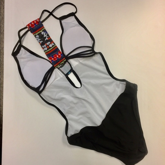 Black swimming suite one piece sw204 - Picture 4 of 4