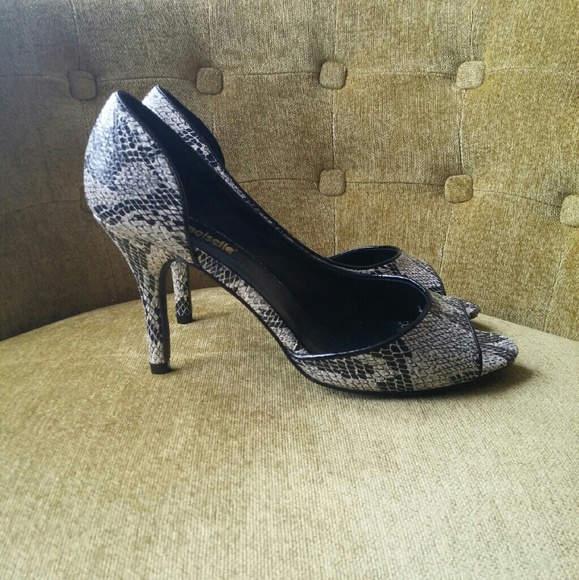 Mademoiselle Peep Toes - Picture 3 of 4