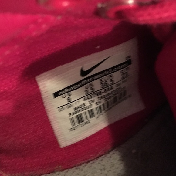 Retro nikes - Picture 2 of 4
