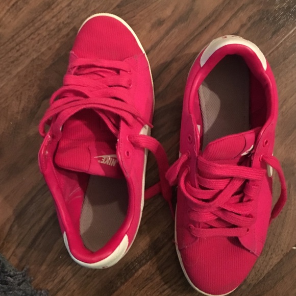 Retro nikes - Picture 3 of 4