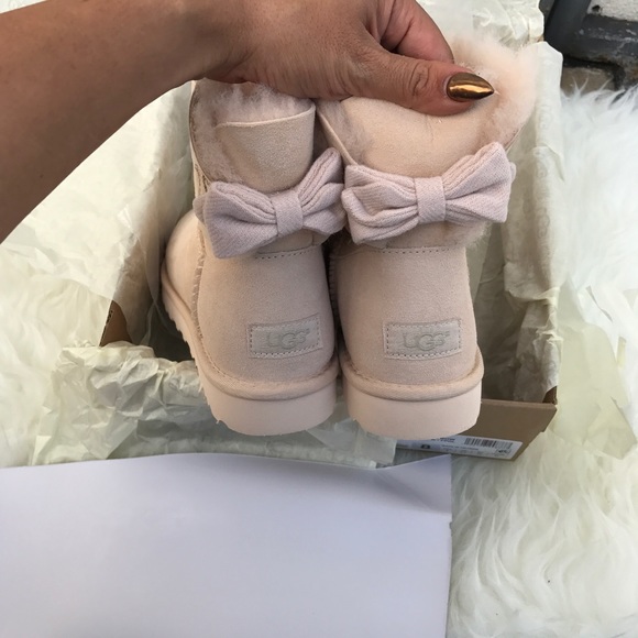 UGG Mini Brigette Bow limited edition boots sz 9 - Picture 5 of 5