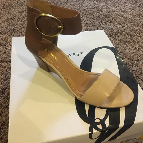 Nine West leather sandal