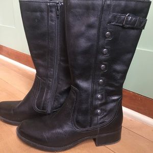 Cobb Hill black leather boots 9W