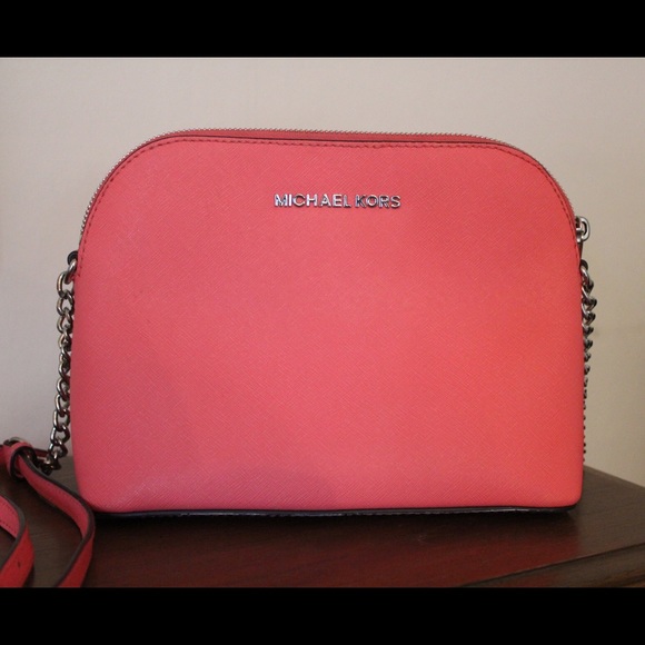 Michael Kors Handbags - Michael Kors Crossbody Purse
