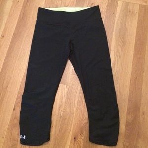 Under Armour black and green yoga pants size sm/p