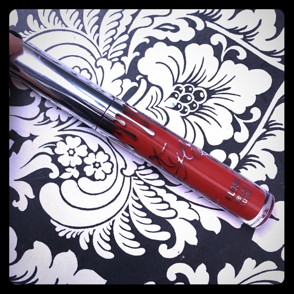 Kylie Naughty Lipgloss holiday edition