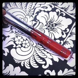 Kylie Naughty Lipgloss holiday edition