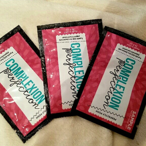 Perfectly posh - Complexion Perfection samples - Picture 1 of 1