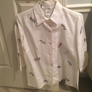 Sunglasses linen shirt